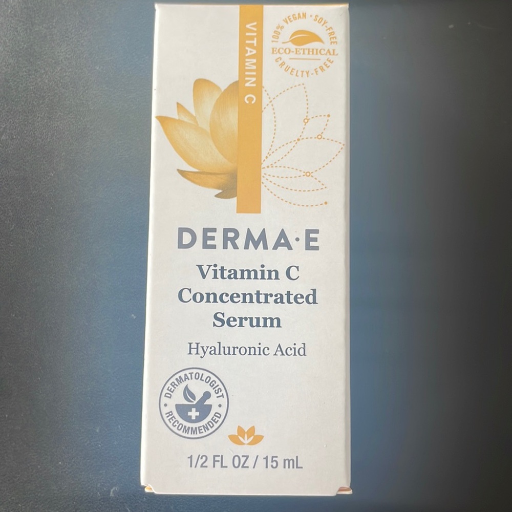 NWT Derma . E Vitamin C Concentrated Serum 15ml Hyaluronic Acid